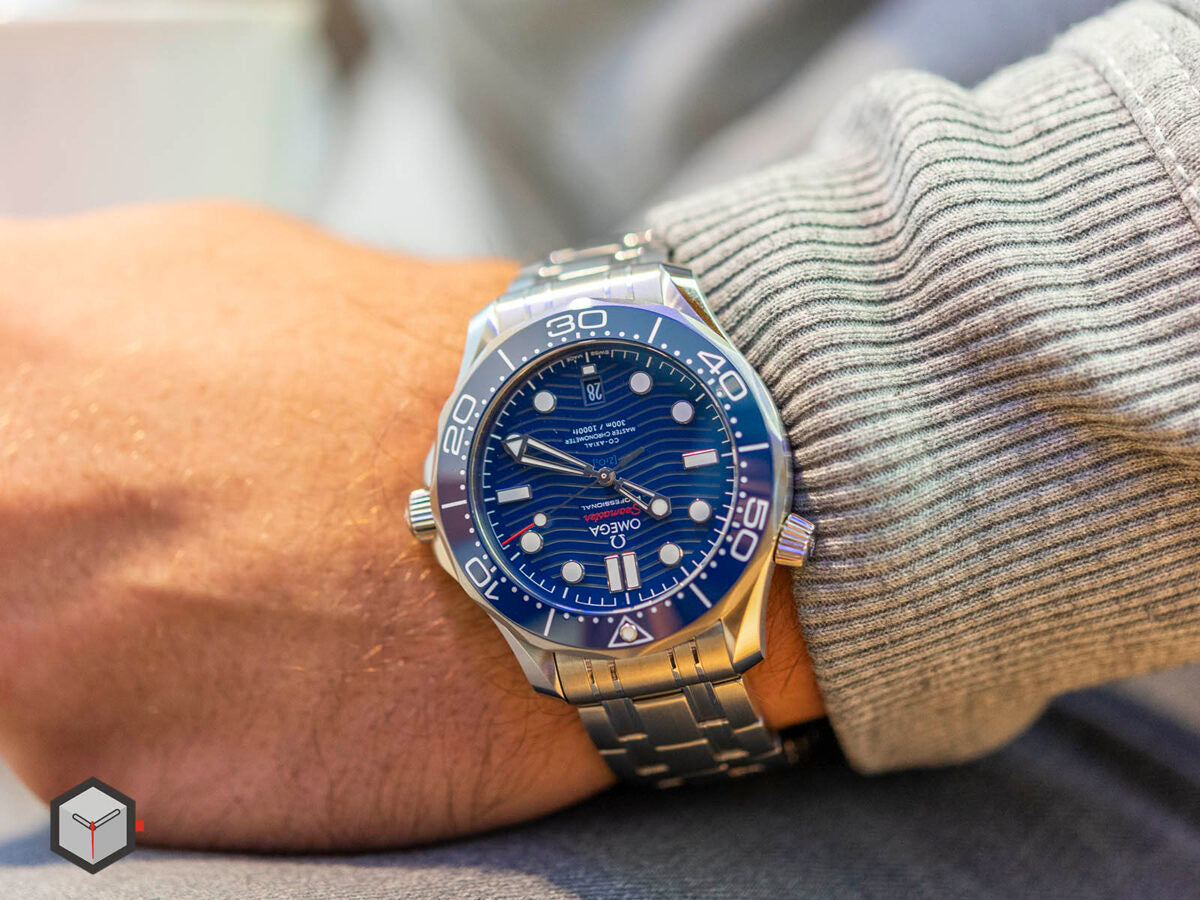 omega-seamaster-diver-300m-blue-dial-automatic