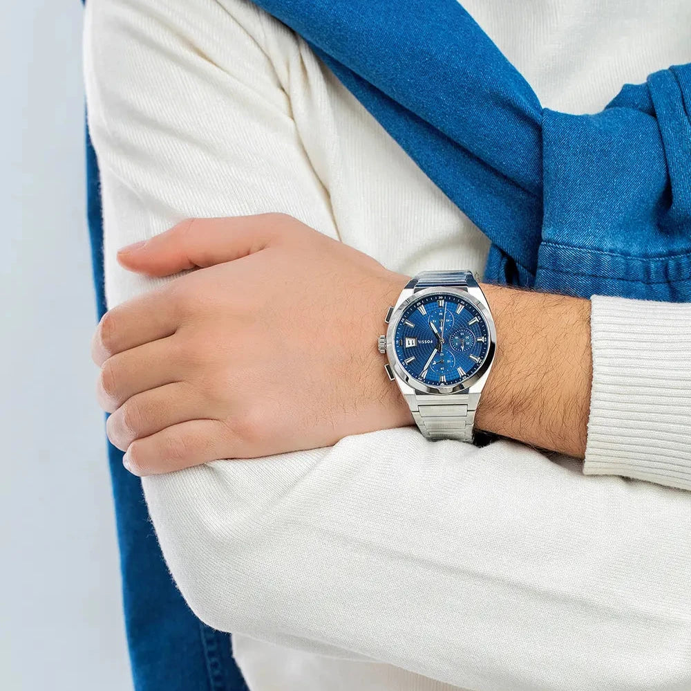 Fossil Everett FS5795 Men’s Watch – Blue Dial Chronograph, Silver Stainless Steel Bracelet, Quartz, 42mm, 50M Water Resistant