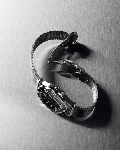 Omega-Seamaster “007 edition” Black & White