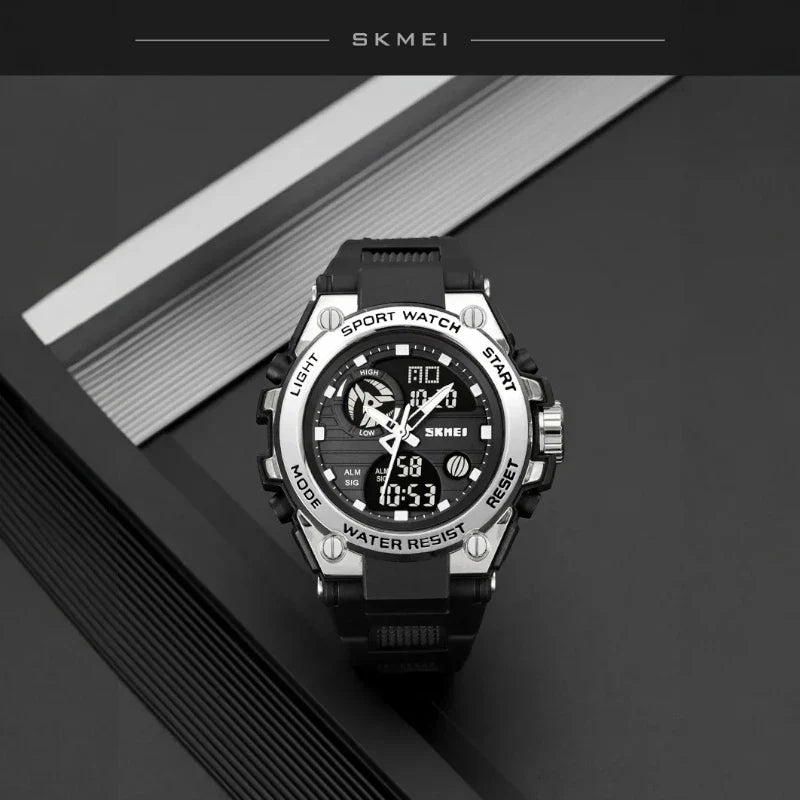 SKMEI 2360 ساعة رياضية مزدوجة هيكل فضي مع سوار اسود مطاطي