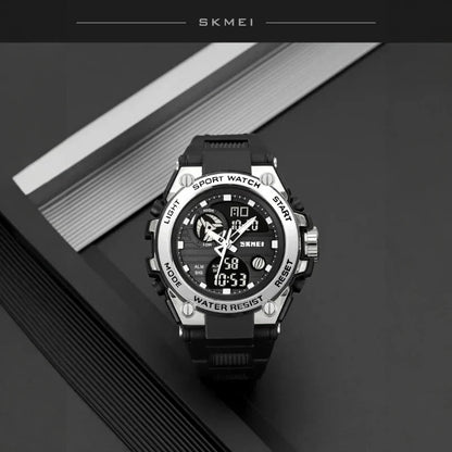 SKMEI 2360 ساعة رياضية مزدوجة هيكل فضي مع سوار اسود مطاطي