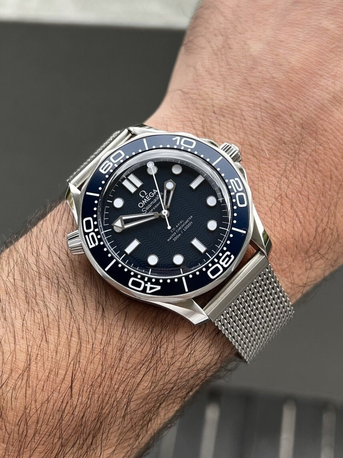 omega-sea-master-mens-watch