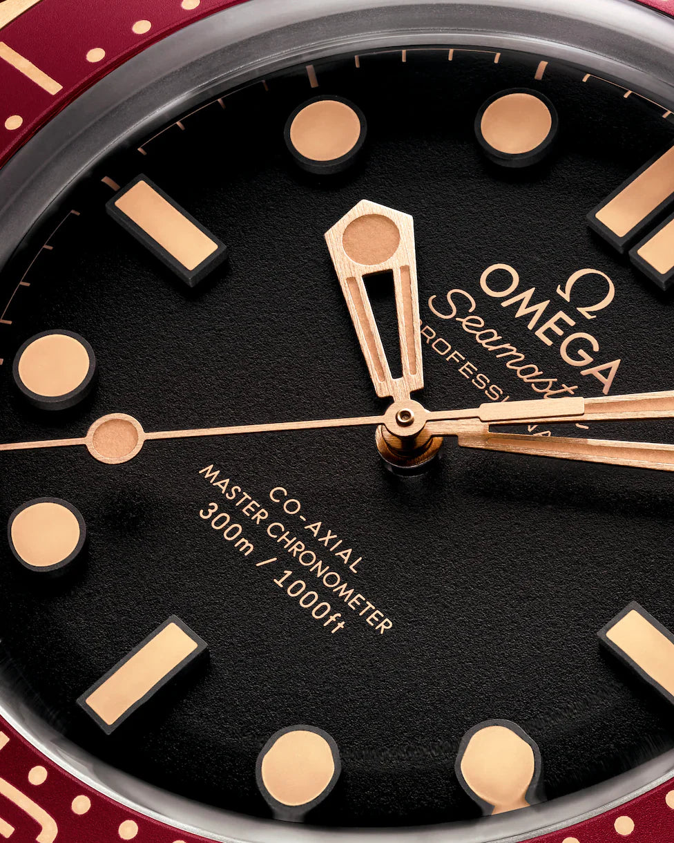 omega-seamaster-diver-300m-42-mm-bronze-gold-on-rubber-strap