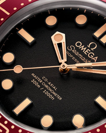 omega-seamaster-diver-300m-42-mm-bronze-gold-on-rubber-strap