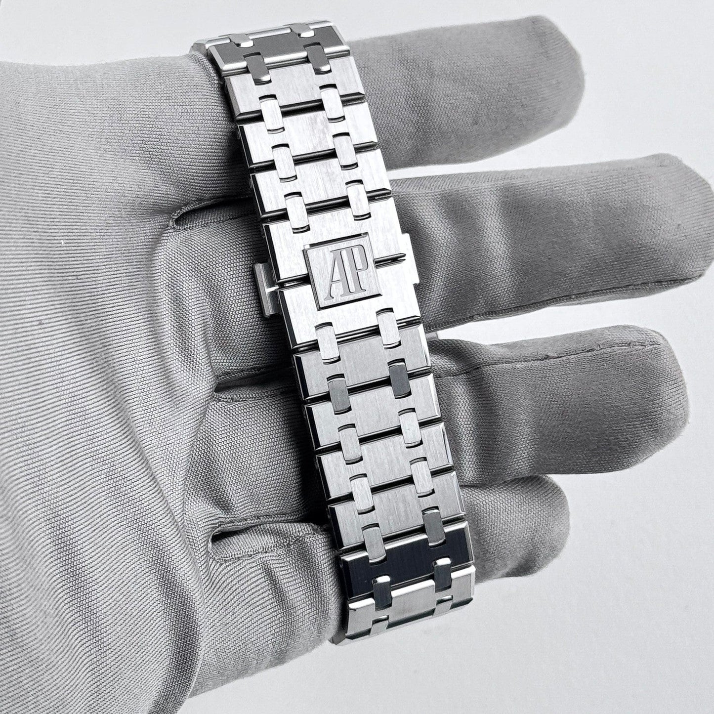 Audemars Piguet Royal Oak Stainless Steel - White Dial