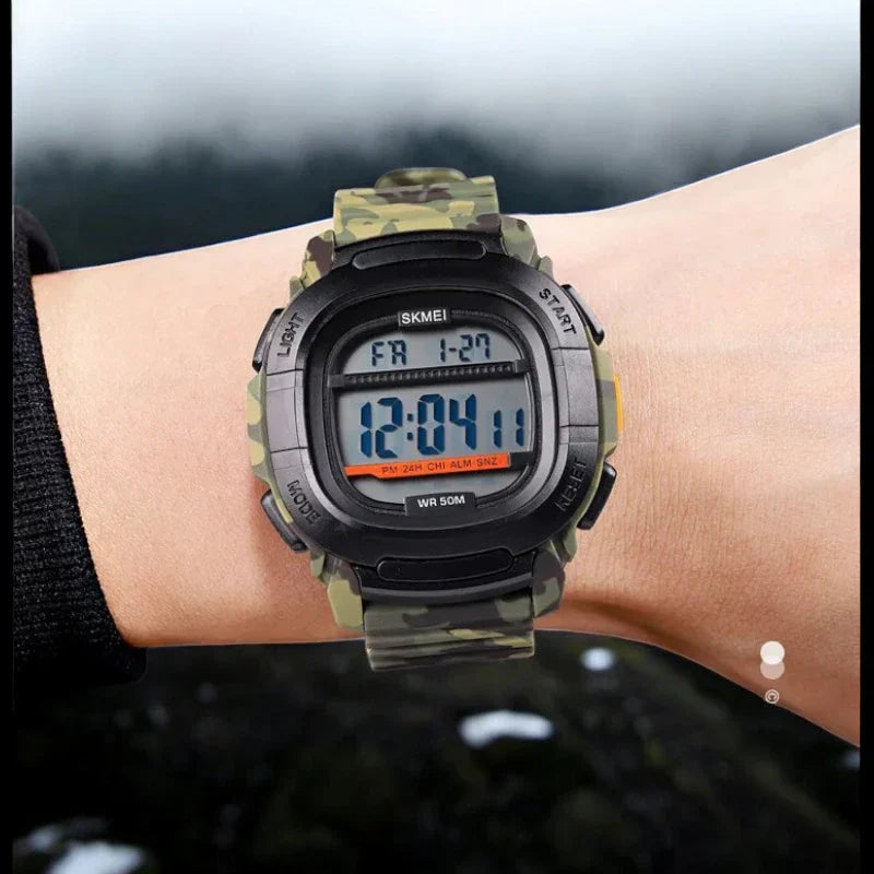 SKMEI 1657 ساعة رياضية رقمية مربعة متعددة الوظائف مع عداد للوقت مقاومة للماء